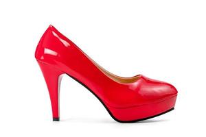 Chaussure talons hauts rouge isolé sur fond blanc, inclure un tracé de détourage photo