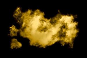 nuage texturé, or abstrait, isolé sur fond noir photo