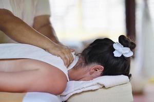 femme dans le spa photo