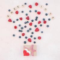 saint valentin composition baies et coffret cadeau photo