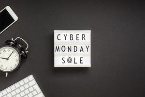 texte de vente cyber lundi sur lightbox blanc photo