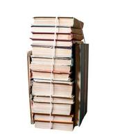 pile de livres usagés attachés avec du fil isolé photo