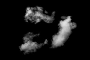 nuage isolé sur fond noir, fumée texturée, nuages de brosse, noir abstrait photo
