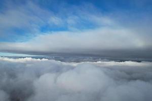 la plus belle vue aérienne des nuages le matin photo