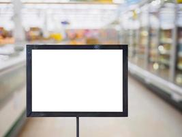 tableau blanc avec supermarché flou pour le fond photo