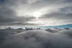 la plus belle vue aérienne des nuages le matin photo