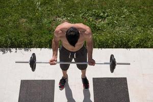 homme faisant des exercices du matin photo