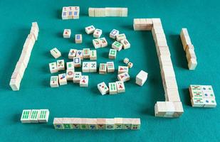 vue ci-dessus du plateau de jeu du jeu de mahjong photo