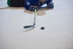 joueur de hockey sur glace en action photo