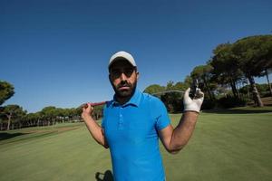 portrait de joueur de golf au cours photo