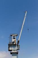 une grue portuaire photo