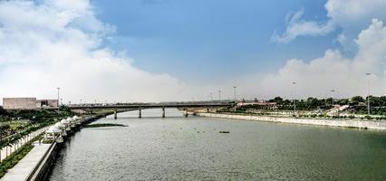 Front de la rivière Gomti à Luckynow photo
