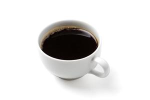 café noir dans la tasse à café blanche photo