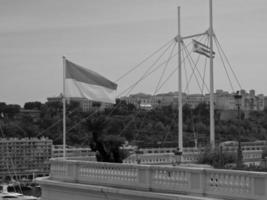 monaco au bord de la méditerranée photo