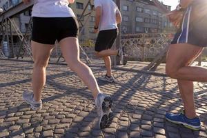 groupe de personnes jogging photo