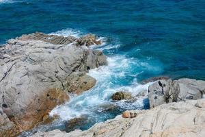 vue sur les falaises de la costa brava catalane photo