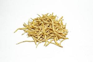 ashwagandha ou aswaganda ou ginseng indien est un médicament ayurvédique isolé sur fond blanc photo