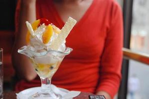 vue sur la salade de fruits photo