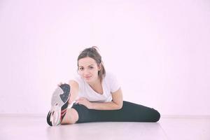 séance d'entraînement de remise en forme jeune femme photo