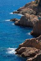 côte accidentée, côte méditerranéenne de la costa brava catalane, sant feliu de guixols photo