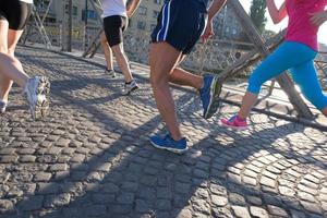 groupe de personnes jogging photo