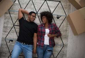 vue de dessus du séduisant jeune couple afro-américain photo
