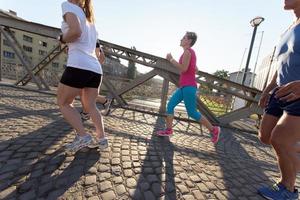 groupe de personnes jogging photo