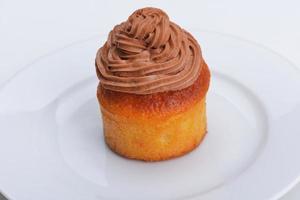 muffin chocolat sur surface blanche photo
