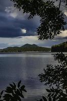 château de bezdez depuis le lac de machac photo