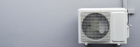 allumez le compresseur du climatiseur à 25 degrés Celsius pour économiser de l'électricité à la maison. photo