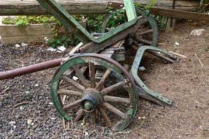 haifa israël 29 octobre 2020. anciennes machines agricoles dans un kibboutz en israël. photo