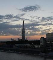 coucher de soleil sur la mer baltique. Saint-Pétersbourg, Russie photo