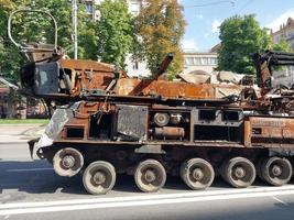 kiev, ukraine - 23 août 2022 équipement militaire lourd détruit au combat photo