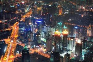 vue aérienne de nuit de shanghai photo
