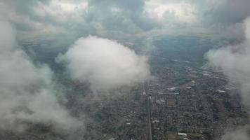 la plus belle vue aérienne de nuages dramatiques photo