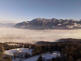 vue brumeuse sur la vallée du rhin photo