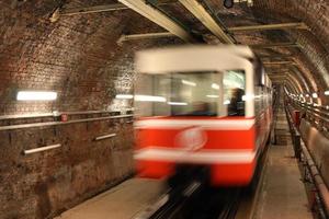 Ancienne ligne de tunnel de Karakoy à la rue Istiklal, Istanbul photo