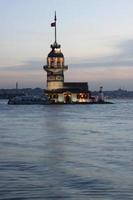 tour de la jeune fille, istanbul, turquie photo