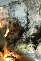 Formations à l'intérieur de la grotte de gokgol, zonguldak, Turquie photo