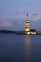 tour de la jeune fille à istanbul photo