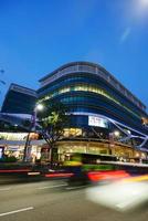 singapour, marina bay 12 juin 2022. centre commercial plaza singapour la nuit photo