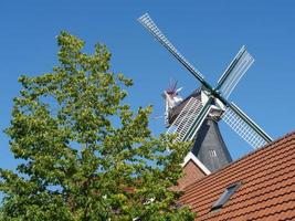 ditzum,allemagne,2020-le petit village de ditzum à la rivière ems en allemagne photo