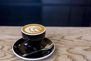 tasse de café sur une table photo