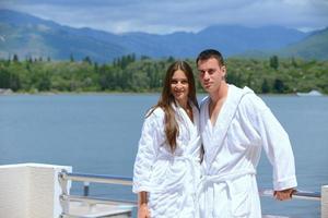 jeune couple sur yacht photo