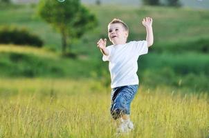 enfant et bulles photo