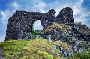 les ruines du château de kostalov photo