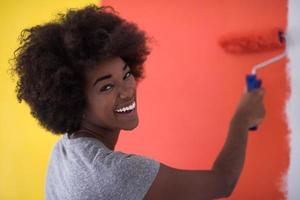 mur de peinture femme noire photo