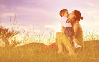 femme enfant en plein air photo