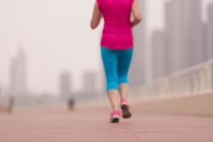 femme courant sur la promenade photo