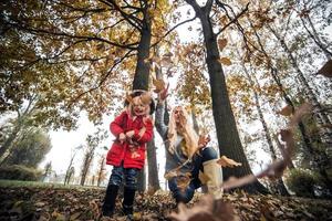 mère fille, dans, automne, parc photo